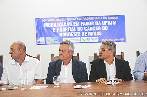Unaí mobiliza prefeitos e deputados em defesa do Hospital de Câncer e da Universidade Federal 