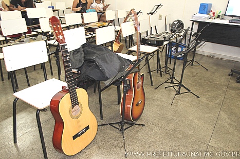 Escola de Música abrirá vagas no curso de violão, para aulas à tarde