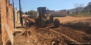 Partes das ruas Quilombo e Pousada, no Politécnica, em obras para asfaltamento