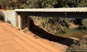 PMU entrega ponte de concreto sobre o Córrego Barriguda 