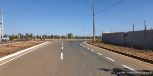 Acesso principal do Riviera Park recebe limpeza e pintura, redutores de velocidade e sinalização de trânsito